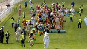 The real wacky races! Enjoy some of our favourite moments from mascot races and more on UK courses
