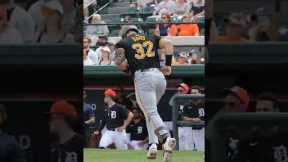 That sound off Henry Davis's bat. 🔊