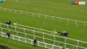 EYECATCHER! Clove Hitch BOLTS UP at Newbury!