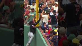 HOME RUN HITS THE FOUL POLE 🤯 #baseball #mlb #homerun